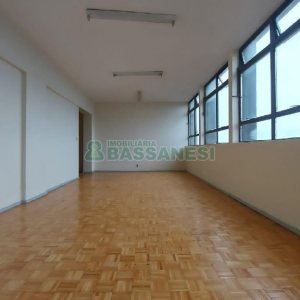 Sala com 66m², no bairro Centro em Caxias do Sul para Alugar