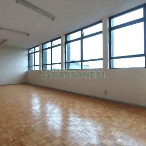 Sala com 66m², no bairro Centro em Caxias do Sul para Alugar