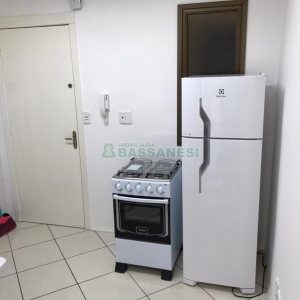 Kitinete Mobiliado com 35m², 1 dormitório, no bairro Centro em Caxias do Sul para Alugar