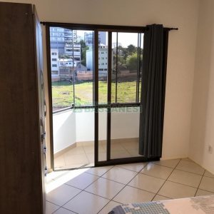 Kitinete Mobiliado com 35m², 1 dormitório, no bairro Centro em Caxias do Sul para Alugar