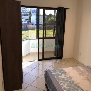 Kitinete Mobiliado com 35m², 1 dormitório, no bairro Centro em Caxias do Sul para Alugar