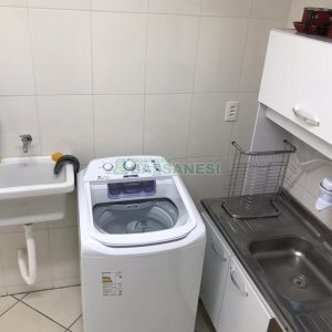 Kitinete Mobiliado com 35m², 1 dormitório, no bairro Centro em Caxias do Sul para Alugar