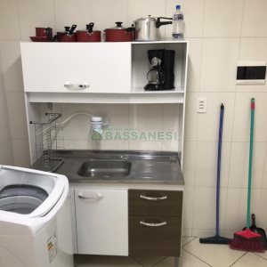 Kitinete Mobiliado com 35m², 1 dormitório, no bairro Centro em Caxias do Sul para Alugar