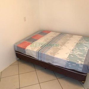 Kitinete Mobiliado com 35m², 1 dormitório, no bairro Centro em Caxias do Sul para Alugar