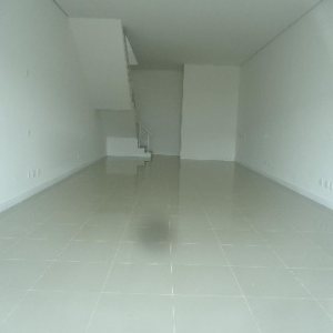 Loja com 610m², no bairro Universitário em Caxias do Sul para Alugar