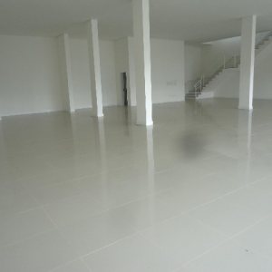 Loja com 610m², no bairro Universitário em Caxias do Sul para Alugar