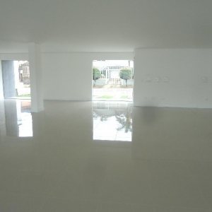 Loja com 610m², no bairro Universitário em Caxias do Sul para Alugar