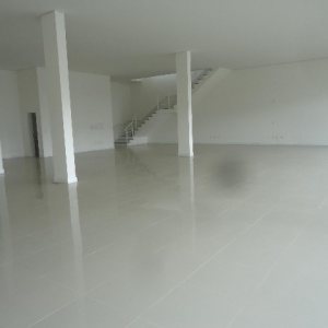 Loja com 610m², no bairro Universitário em Caxias do Sul para Alugar