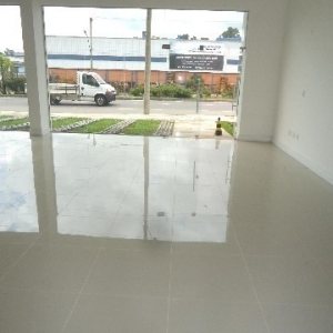 Loja com 610m², no bairro Universitário em Caxias do Sul para Alugar