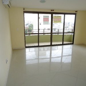 Apartamento com 119m², 3 dormitórios, 2 vagas, no bairro Madureira em Caxias do Sul para Comprar