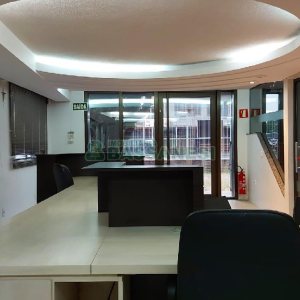 Pavilhão com 640m², no bairro Santa Catarina em Caxias do Sul para Alugar