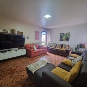 Apartamento com 112m², 3 dormitórios, 1 vaga, no bairro Centro em Caxias do Sul para Comprar