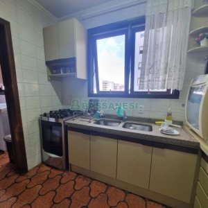 Apartamento com 112m², 3 dormitórios, 1 vaga, no bairro Centro em Caxias do Sul para Comprar