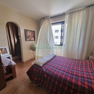 Apartamento com 112m², 3 dormitórios, 1 vaga, no bairro Centro em Caxias do Sul para Comprar