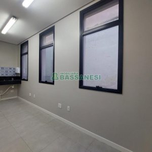 Loja com 130m², no bairro Centro em Caxias do Sul para Alugar