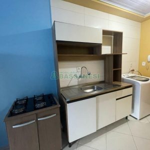 Kitinete com 21m², 1 dormitório, no bairro Centro em Caxias do Sul para Comprar