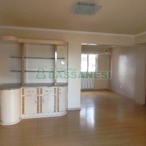 Apartamento com 95m², 3 dormitórios, 1 vaga, no bairro Lourdes em Caxias do Sul para Alugar