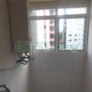 Apartamento com 95m², 3 dormitórios, 1 vaga, no bairro Lourdes em Caxias do Sul para Alugar