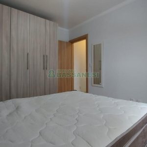 Apto Mobiliado com 37m², 1 dormitório, 1 vaga, no bairro Petrópolis em Caxias do Sul para Comprar