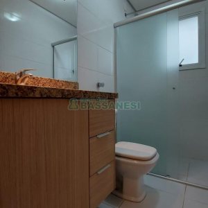 Apto Mobiliado com 37m², 1 dormitório, 1 vaga, no bairro Petrópolis em Caxias do Sul para Comprar