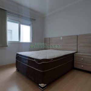Apto Mobiliado com 37m², 1 dormitório, 1 vaga, no bairro Petrópolis em Caxias do Sul para Comprar