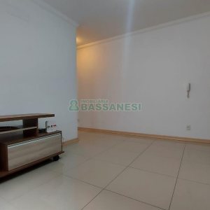 Apto Mobiliado com 37m², 1 dormitório, 1 vaga, no bairro Petrópolis em Caxias do Sul para Comprar