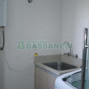 Apartamento com 37m², 1 dormitório, 1 vaga, no bairro Petrópolis em Caxias do Sul para Alugar