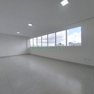 Sala com 41m², no bairro Panazzolo em Caxias do Sul para Alugar ou Comprar