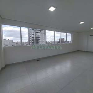 Sala com 41m², no bairro Panazzolo em Caxias do Sul para Alugar ou Comprar