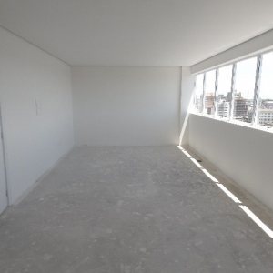 Sala com 41m², no bairro Panazzolo em Caxias do Sul para Comprar