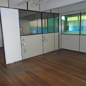 Pavilhão com 700m², no bairro São José em Caxias do Sul para Alugar