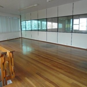 Pavilhão com 700m², no bairro São José em Caxias do Sul para Alugar