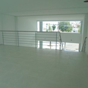 Loja com 180m², 2 vagas, no bairro Jardim América em Caxias do Sul para Comprar