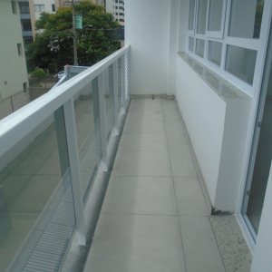 Loja com 180m², 2 vagas, no bairro Jardim América em Caxias do Sul para Comprar