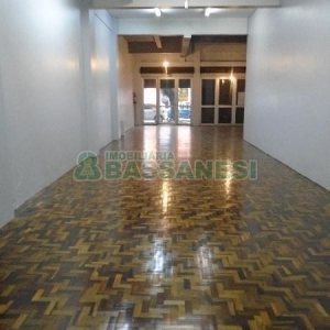 Loja com 130m², no bairro São Pelegrino em Caxias do Sul para Alugar