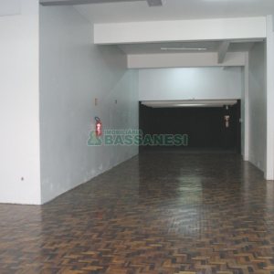 Loja com 130m², no bairro São Pelegrino em Caxias do Sul para Alugar