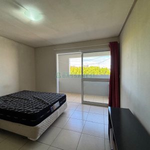 Kitinete Mobiliado com 34m², 1 dormitório, 1 vaga, no bairro Petrópolis em Caxias do Sul para Alugar