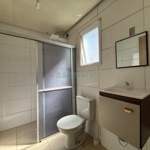 Kitinete Mobiliado com 34m², 1 dormitório, 1 vaga, no bairro Petrópolis em Caxias do Sul para Alugar