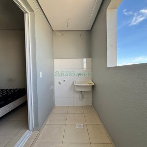 Kitinete Mobiliado com 34m², 1 dormitório, 1 vaga, no bairro Petrópolis em Caxias do Sul para Alugar