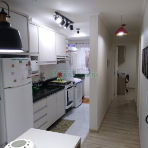 Apartamento com 49m², 2 dormitórios, 1 vaga, no bairro Vinhedos em Caxias do Sul para Comprar