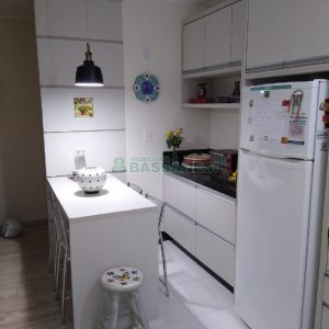 Apartamento com 49m², 2 dormitórios, 1 vaga, no bairro Vinhedos em Caxias do Sul para Comprar