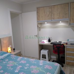 Apartamento com 49m², 2 dormitórios, 1 vaga, no bairro Vinhedos em Caxias do Sul para Comprar