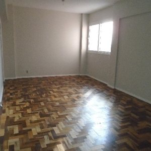 Sala com 79m², no bairro Centro em Caxias do Sul para Alugar