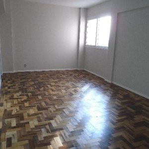 Sala com 79m², no bairro Centro em Caxias do Sul para Alugar
