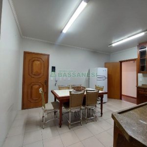 Apto Mobiliado com 112m², 4 dormitórios, 2 vagas, no bairro Lourdes em Caxias do Sul para Alugar