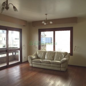 Apto Mobiliado com 112m², 4 dormitórios, 2 vagas, no bairro Lourdes em Caxias do Sul para Alugar