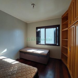 Apto Mobiliado com 112m², 4 dormitórios, 2 vagas, no bairro Lourdes em Caxias do Sul para Alugar