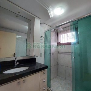 Apto Mobiliado com 80m², 2 dormitórios, 1 vaga, no bairro Madureira em Caxias do Sul para Comprar