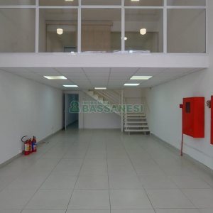 Loja com 98m², no bairro Centro em Caxias do Sul para Alugar
