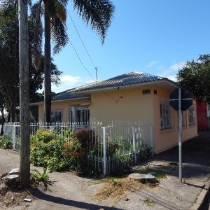 Casa Comercial com 150m², 5 dormitórios, 3 vagas, no bairro Bela Vista em Caxias do Sul para Comprar